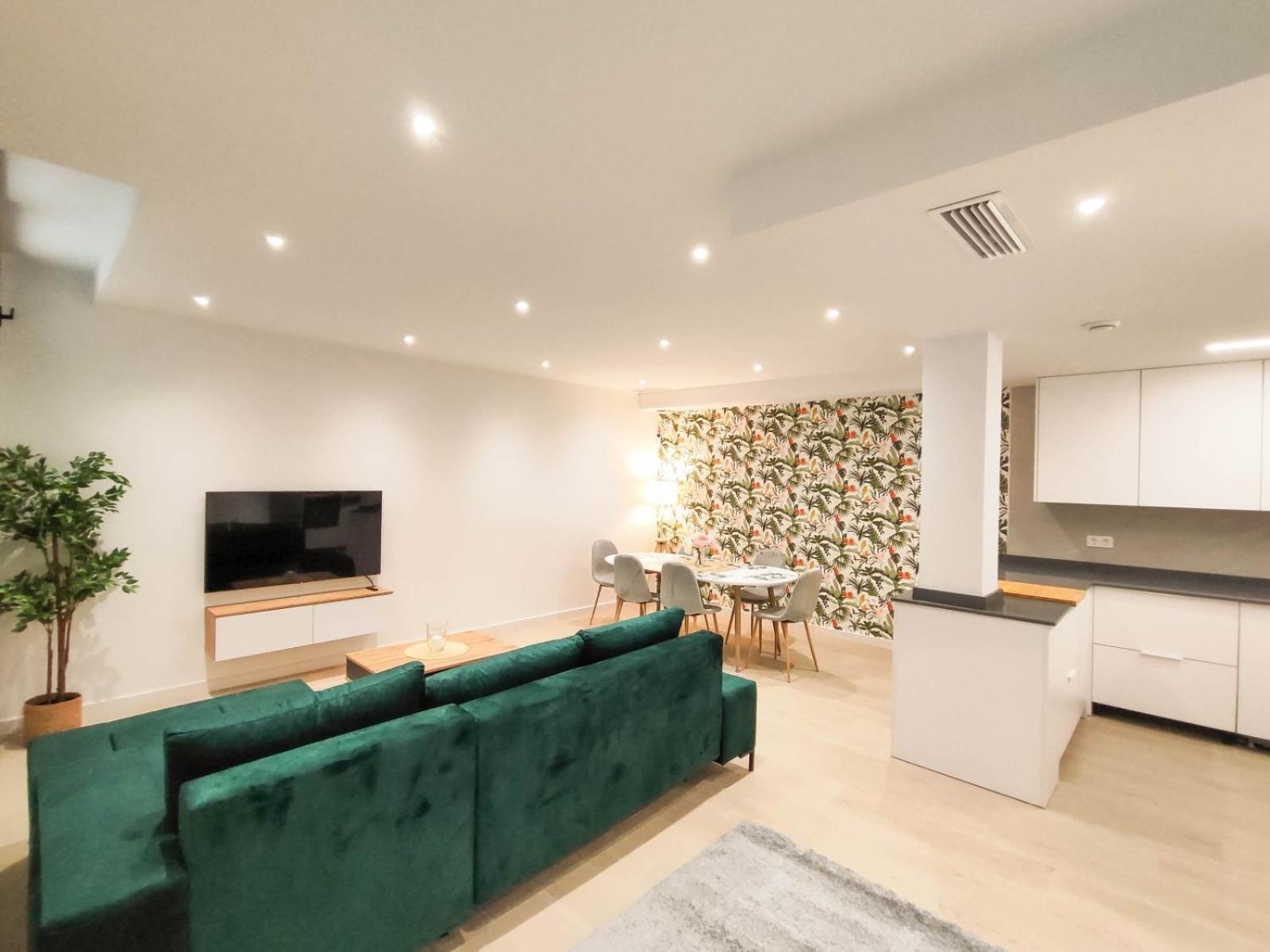 Amberes Apartment, A Stylish Villa'S Independent Downstairs Apartment With Private Swimming Pool And Terrace 波洛普 外观 照片
